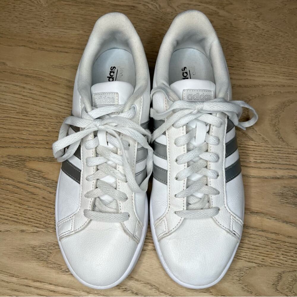 adidas Men’s Cloudfoam Grand Court White Silver Stripes Size 9 - Picture 6 of 10
